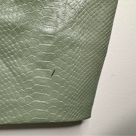 Aritzia Wilfred THE MELINA™ Pant Python-embossed Vegan Leather Straight Leg Sage - Picture 8 of 13